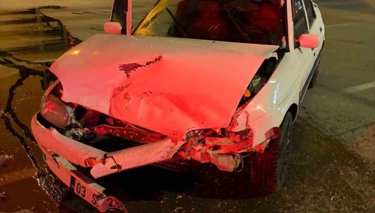 Otomobillerin çarpıştığı kazada 4 kişi yaralandı