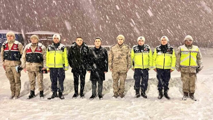 Patnos’ta güvenlik güçlerine yeni yıl ziyareti