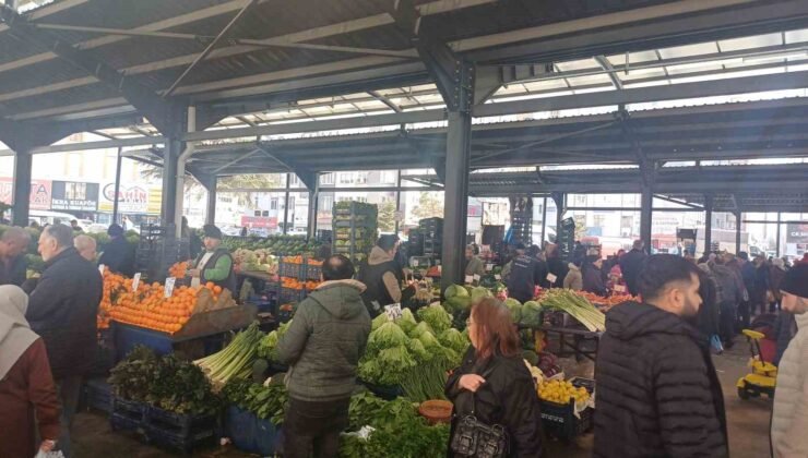 Pazarda zam şampiyonu salatalık
