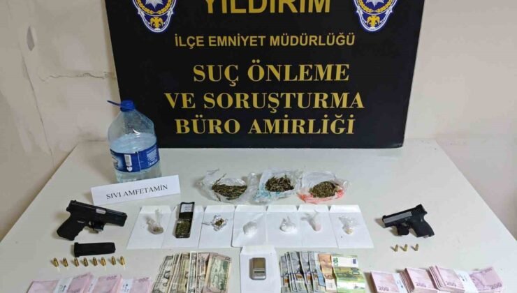 Polis pizzacı kılığına girdi, “Baron abla” lakaplı torbacı kadını yakaladı