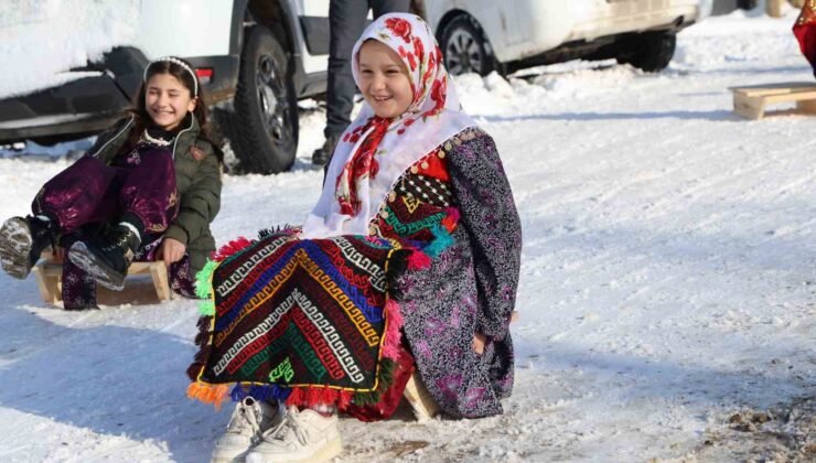 Poşet ve leğenle kayıyorlardı, kızak hediyesi türkü yaktırdı