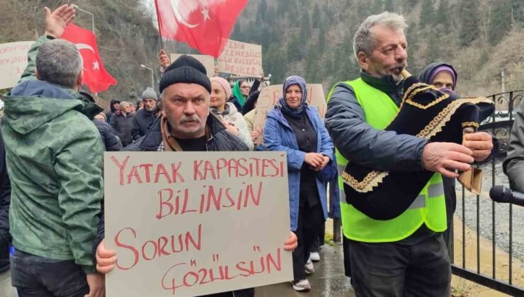 Rize’de ruhsatsız turizm işletmecilerinden “Yıkmayın” protestosu