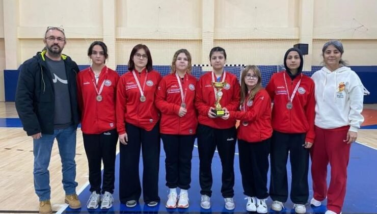 Şampiyon badmintonda da değişmedi