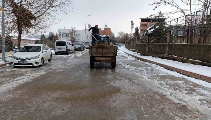 Siirt’te buzlanmaya karşı çalışmalar devam ediyor