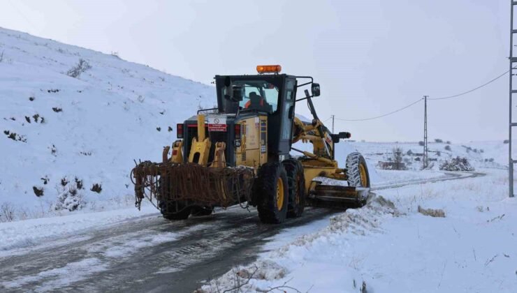 Sivas’ta 637 yerleşim yerinin yolu ulaşıma kapalı
