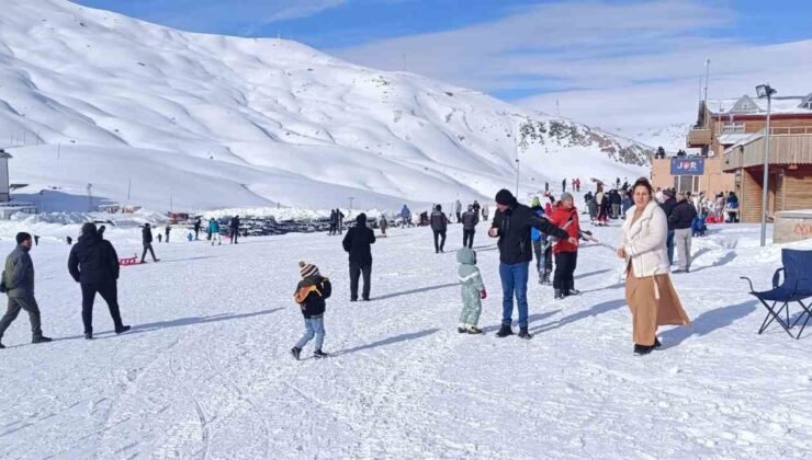 Soğuk hava kayak keyfini gölgede bıraktı