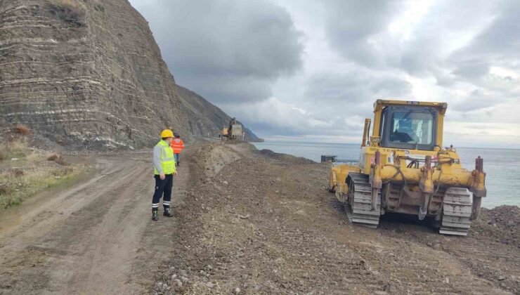 Tekirdağ’da heyelan: Yol kapatıldı