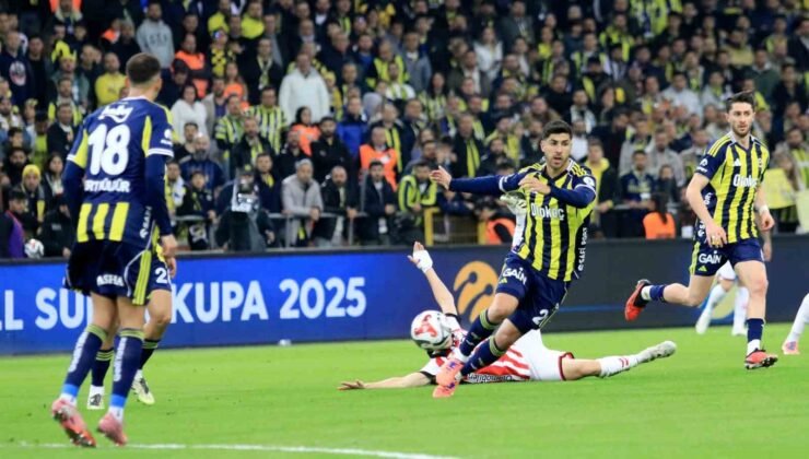 Turkcell Süper Kupa: Fenerbahçe: 1 – Samsunpor: 0 (İlk yarı)