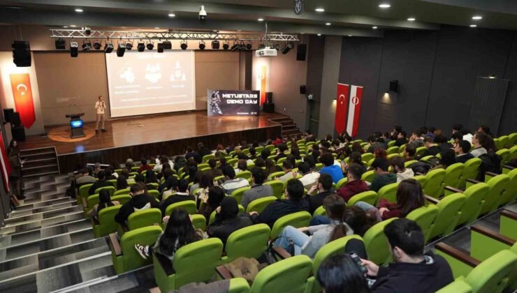 Türkiye’nin en başarılı öğrencileri girişimcilik sahnesinde