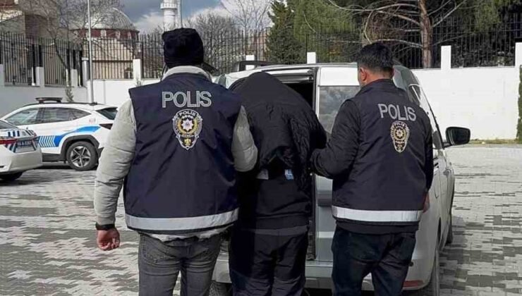 Uyuşturucu tacirinden şoke eden yöntem: Maddeleri trafik tabelalarına bıraktı