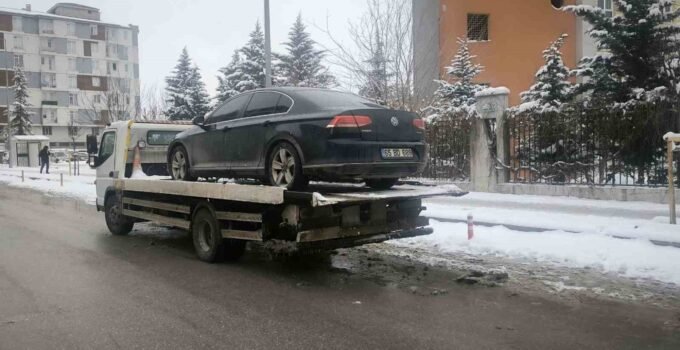 Van’da DEM Partili belediye başkanının resmi aracına haciz