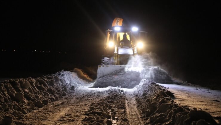 Van’da kardan dolayı kapanan 625 yoldan 469’u açıldı