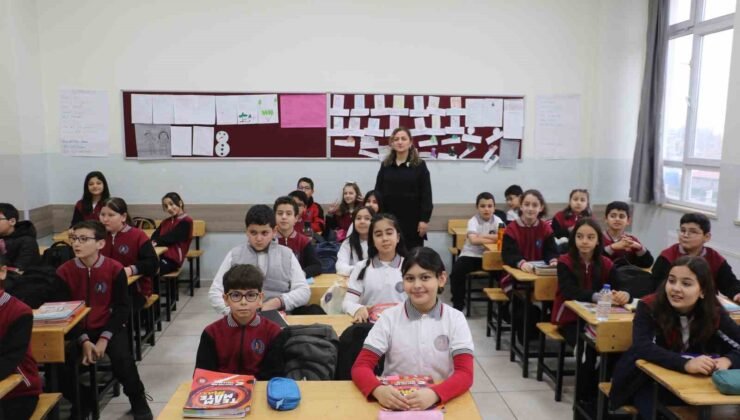 Yaklaşık 18 milyon öğrenci karnelerini alarak yarıyıl tatiline girdi