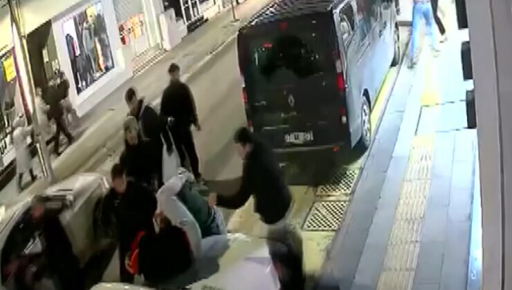 Yalova’da 9 kişilik grubun esnafa saldırdığı anlar kamerada