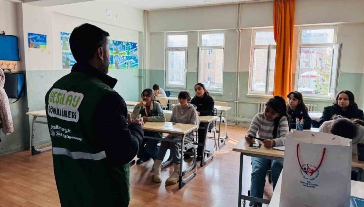 Yeşilay okullarda bağımlılıkla mücadele eğitimlerine devam ediyor