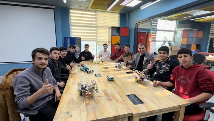 Yüksekova’da ilk robotik takımı ’Bezoar’ İstanbul yolcusu