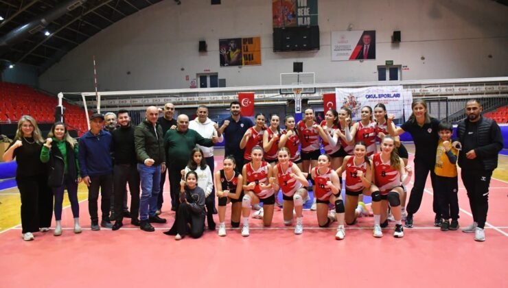 Yunusemre Belediyespor’un sultanları ligde kaldı
