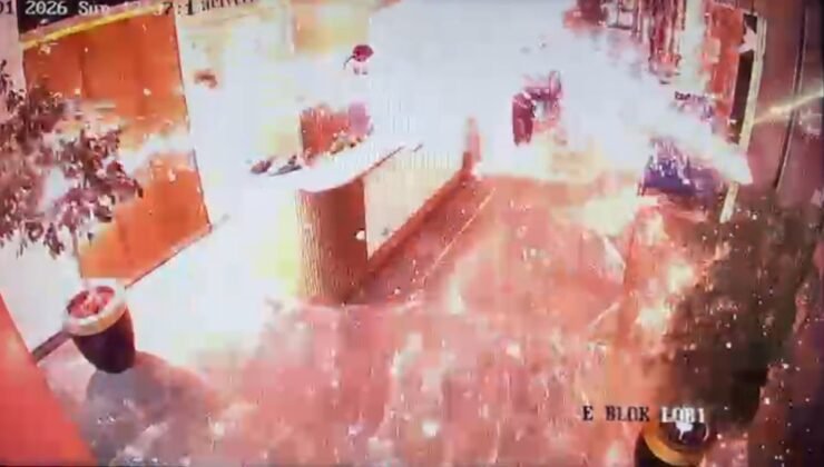 Zeytinburnu’ndaki lüks siteye getirilen kargo paketinin bomba gibi patladığı anların görüntüleri çıktı