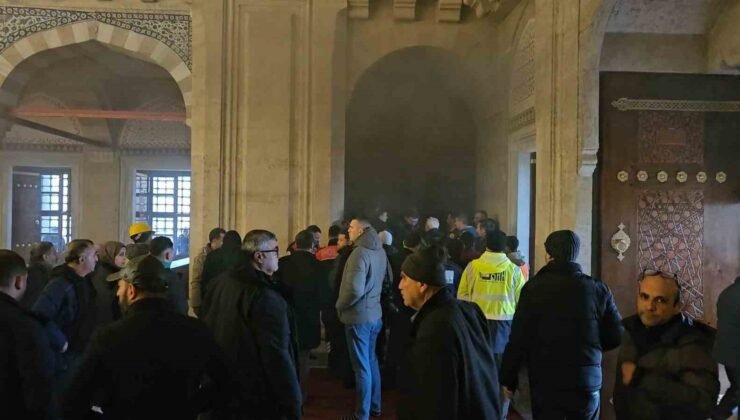 4 yıl aradan sonra Selimiye Camii’nde ilk namazda yangın