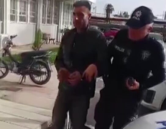 Adana’da 10 yıl hapis cezasıyla aranan hükümlü yakalandı