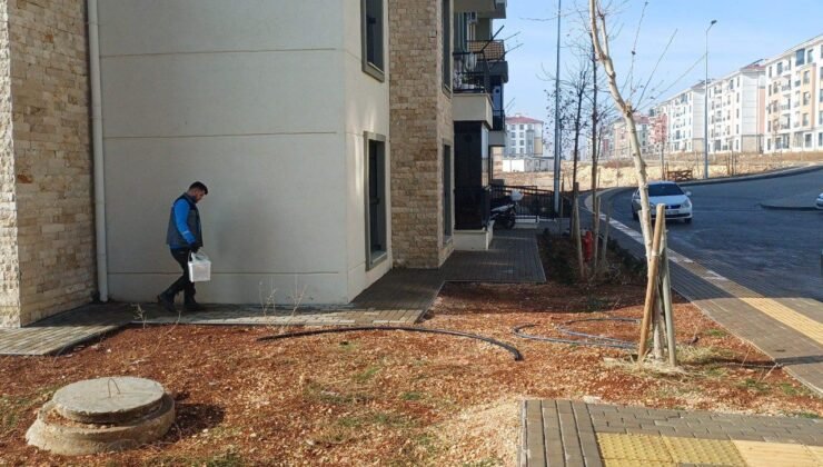 Adıyaman Belediyesi’nden Örenli TOKİ’de haşereyle mücadele