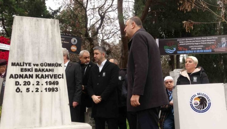 Adnan Kahveci ölümünün 33’üncü yılında kabri başında anıldı