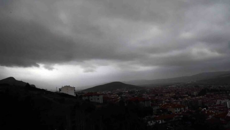 Afrika toz bulutu Muğla semalarını siyaha bürüdü