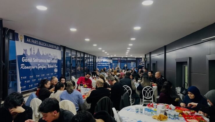 AK Parti Bilecik il yönetimi aynı sofrada buluştu