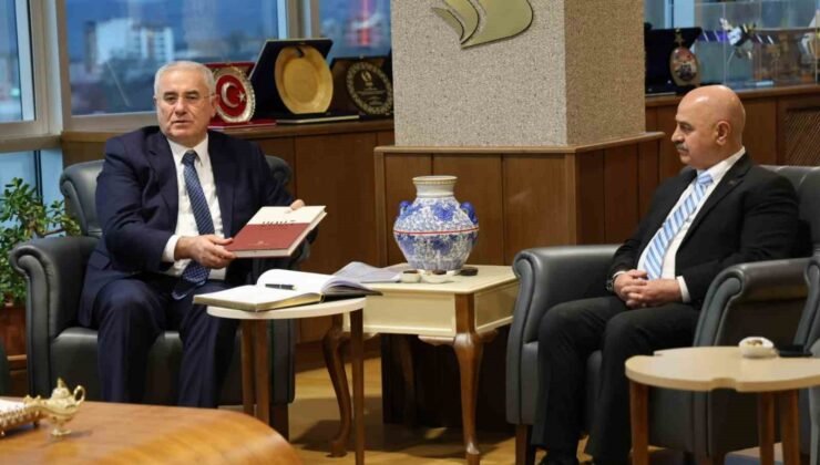 Akarca, Rektör Sözbir ile bir araya geldi