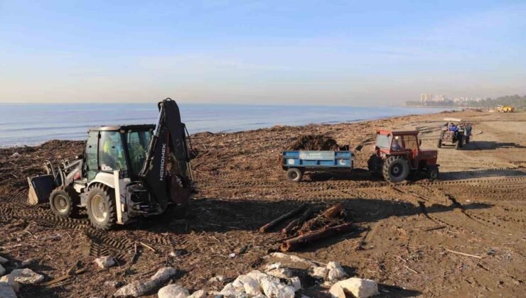Akdeniz Belediyesinden sel sonrası yoğun çalışma