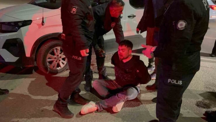 Aksaray’da hasarlı kaza sonrası ortalık karıştı: 5 gözaltı