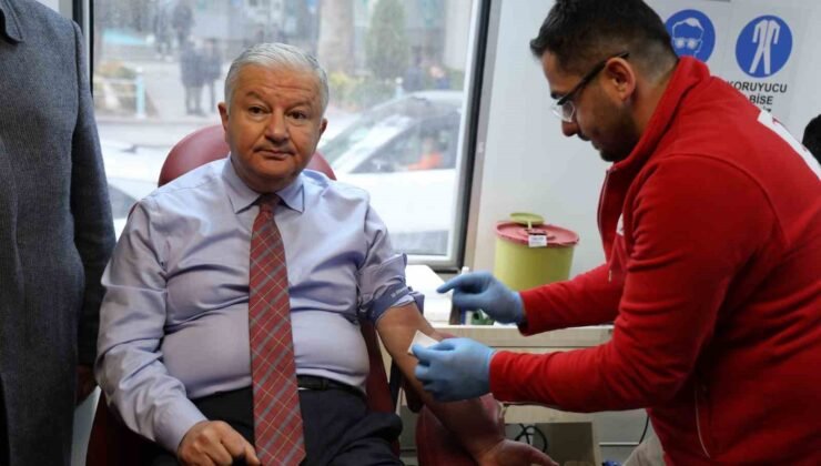 Aksaray’da kan bağışı kampanyasına Vali Duru da katıldı