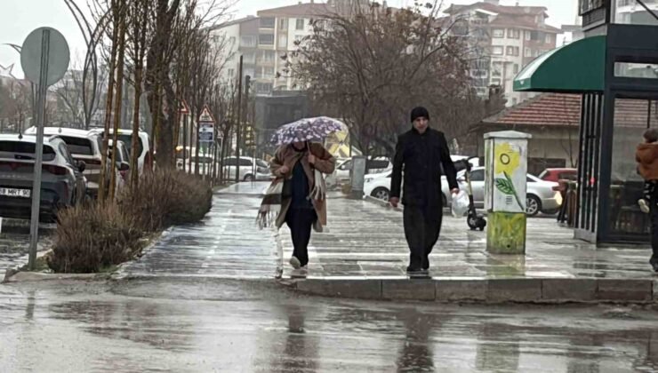 Aksaray’da rüzgar ve şiddetli yağmur etkili oluyor