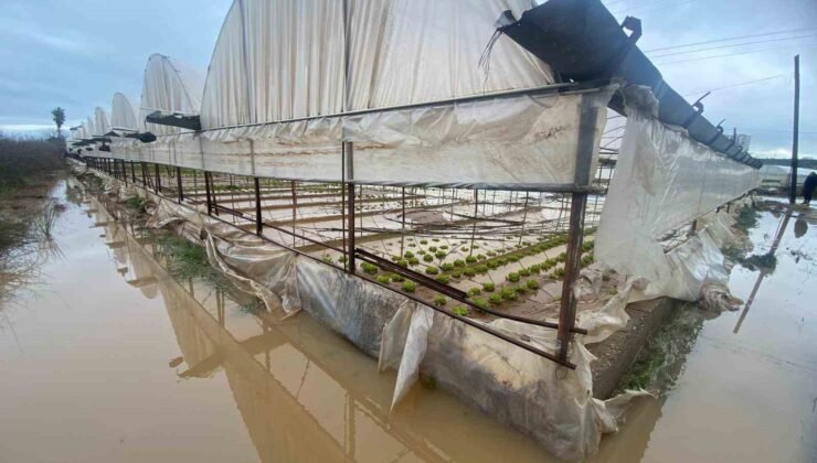 Antalya’da sağanak yağmur Aksu’da su baskınlarına sebep oldu