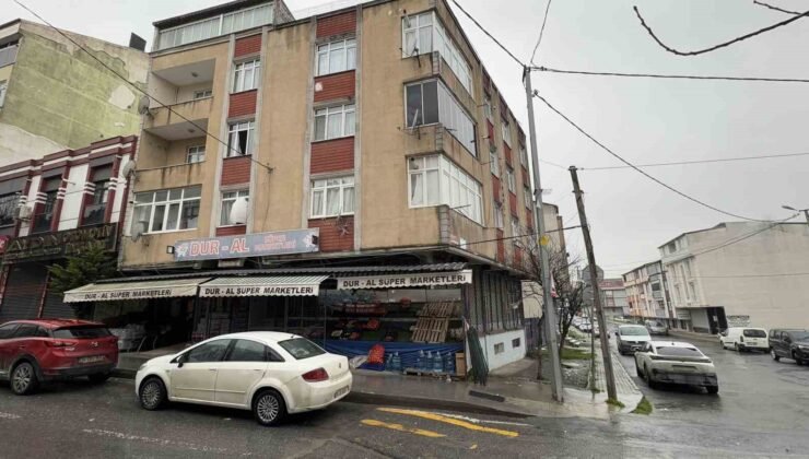 Arnavutköy’de eşini çocuklarının gözü önünde bıçakladı