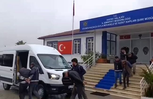 Avrupa ümidiyle yola çıkan 12 göçmen Hatay’da yakalandı