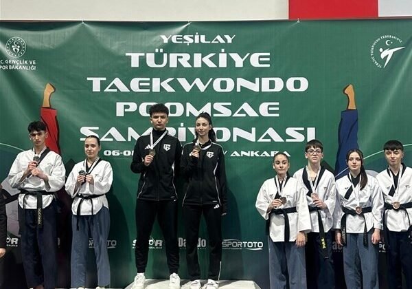 Aydınlı sporlar Taekwondo Poomsae Şampiyonası’nda Türkiye şampiyonu oldu