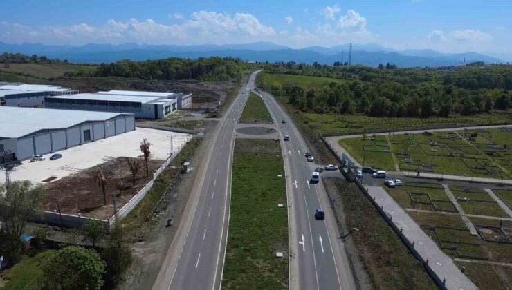Ayvacık-Çarşamba kara yolunda yol genişletme çalışmaları başladı
