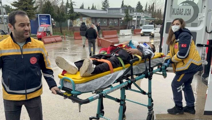 Babasını ameliyata götürürken yaptığı kazada oğlu yaralandı