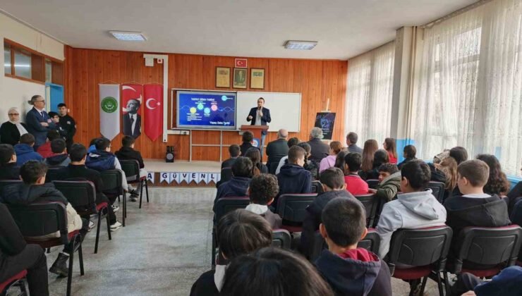 Bafra’da ortaokul öğrencilerine “dijital güvenlik” eğitimi