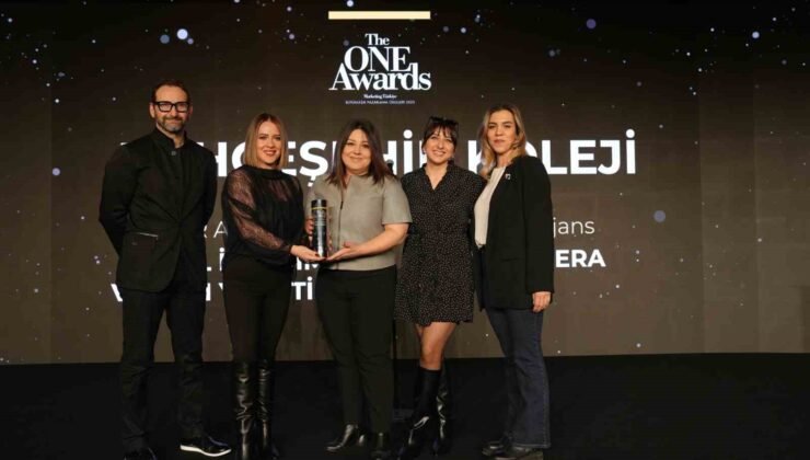 Bahçeşehir Koleji’ne The ONE Awards’tan “Yılın İtibarlısı” ödülü