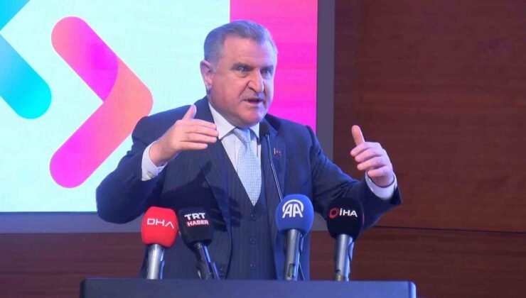Bakan Bak: “Cumhurbaşkanımız dijitalleşme konusunda önümüzü açıyor”