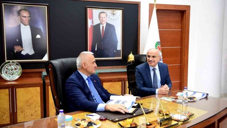 Bakan Ersoy’dan Başkan Er’e ziyaret