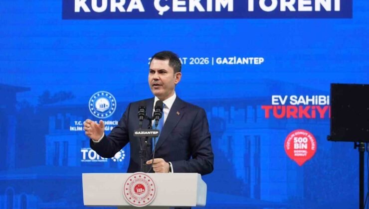 Bakan Kurum: “Muhalefet, ‘deprem bölgesine çöp kutusu gönderdim’ diye övünüyor, 455 bin yuvayı beğenmiyor”
