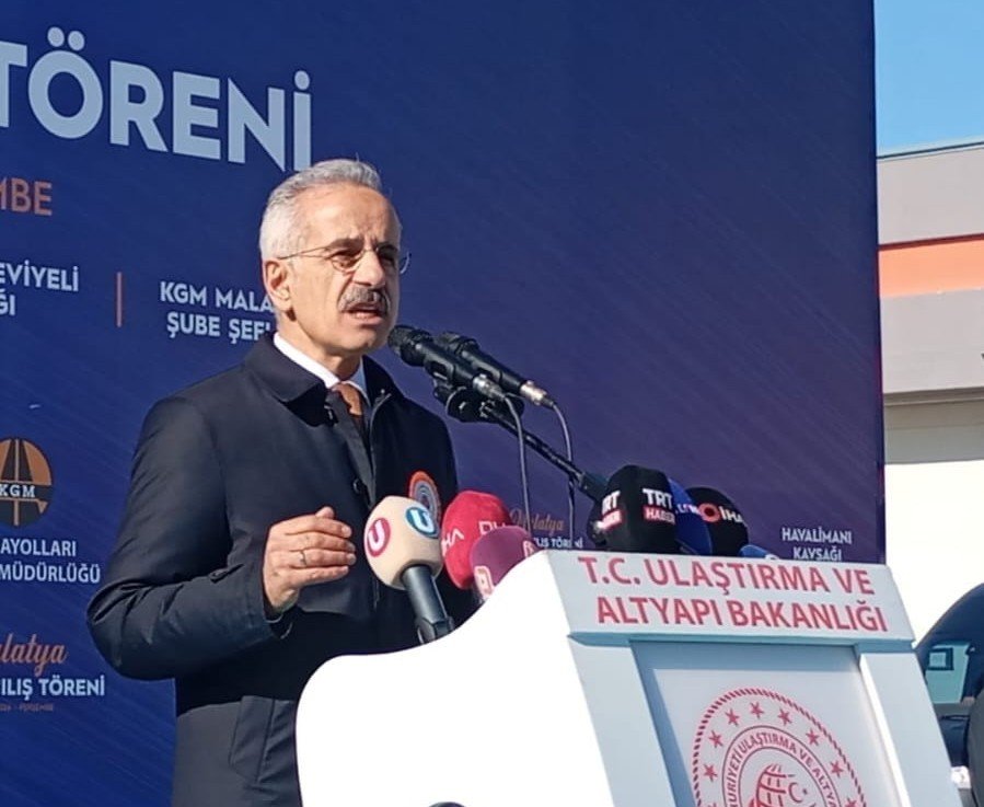 Bakan Uraloğlu: “Bugüne kadar deprem bölgesindeki illere toplam 79,4 milyar liralık yatırım yaptık”