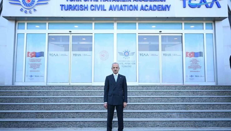 Bakan Uraloğlu: “Mart 2025’ten bu yana dijital başvuru sistemi ile 30 bin 750 yolcu hakkı başvurusunu elektronik ortamda ele aldık”