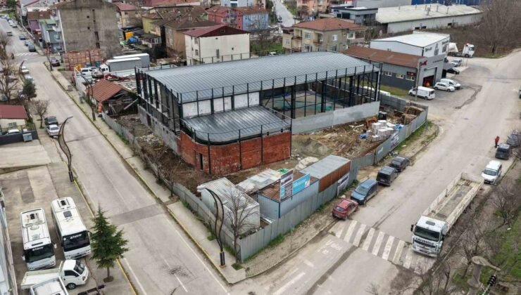 Başiskele’de kapalı spor salonu inşaatı yükseliyor