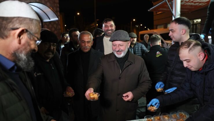 Başkan Çolakbayrakdar her gün bir mahallede