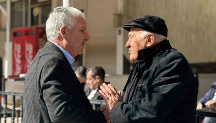 Başkan Karamehmetoğlu, vatandaşlarla bir araya gedi