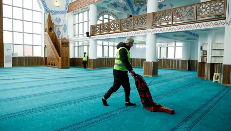 Başkan Kurnaz: “İbadethanelerimizi Ramazan ayına hazırlıyoruz”